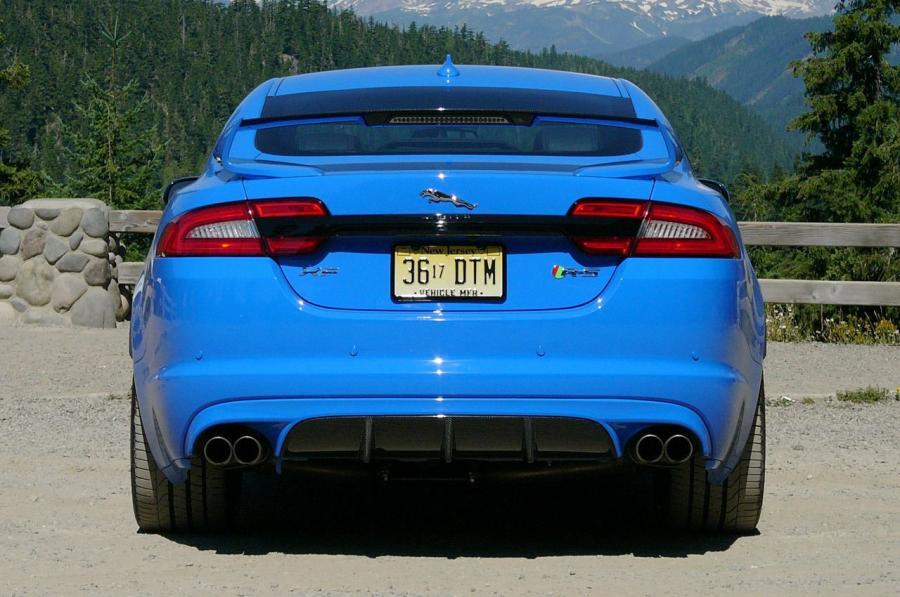  Jaguar XFR-S 2013 года  (фото 26 из 61)